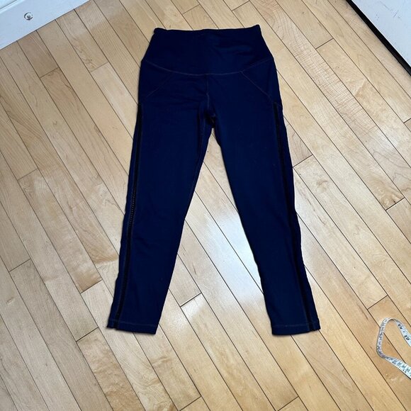 VICTORIA SPORT/Victoria's Secret Black Racing Stripe Crop Leggings size XS - Picture 2 of 9